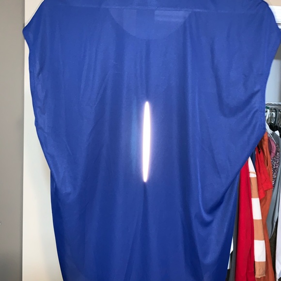 Nike City Sleek Shirts! - Picture 7 of 8